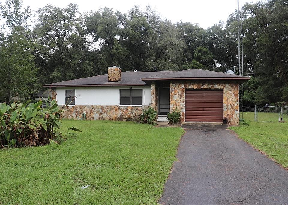 1st image of 310 NE 10th Pl