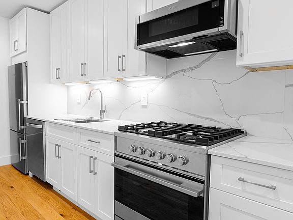 3rd image of 174 1st Ave APT 2