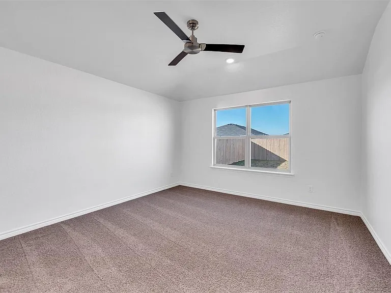 121 Maybelline Rd — Photo 10