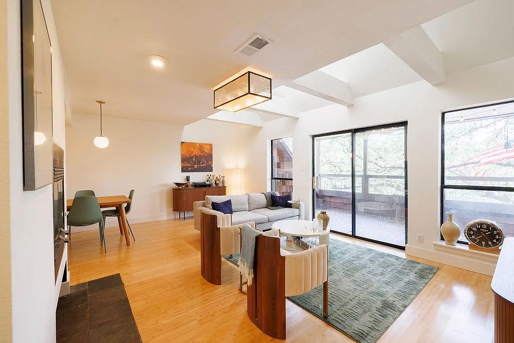 2 bed, 2.5 bath, 1500 sqft, $3,000 — Photo 4