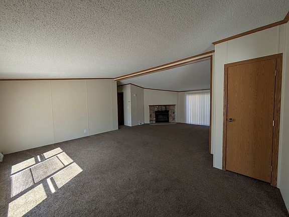 2nd image of 380 Grant Cir #380