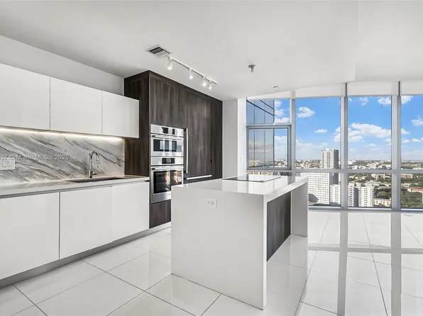 851 NE 1st Ave #2802, Miami, FL 33132