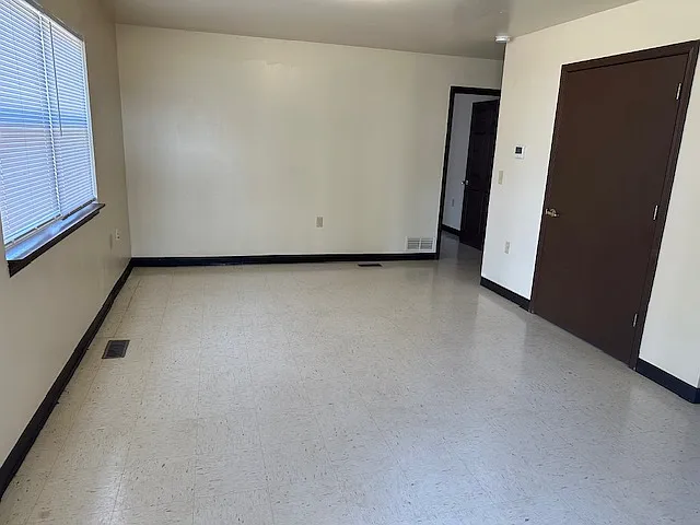 625 Huehl Cir — Photo 1