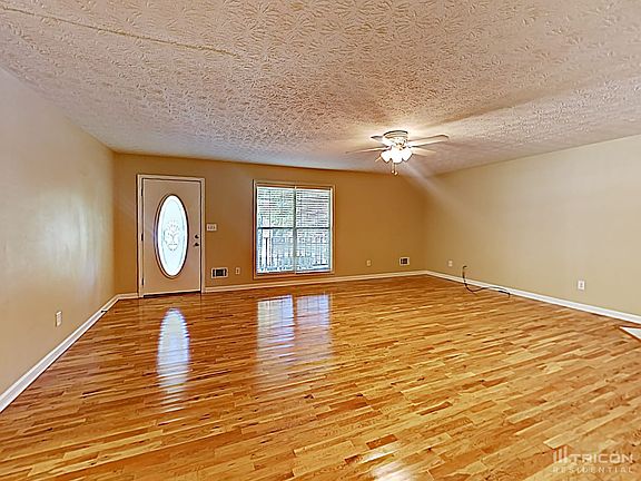 4th image of 122 Brookwood Estates Trl