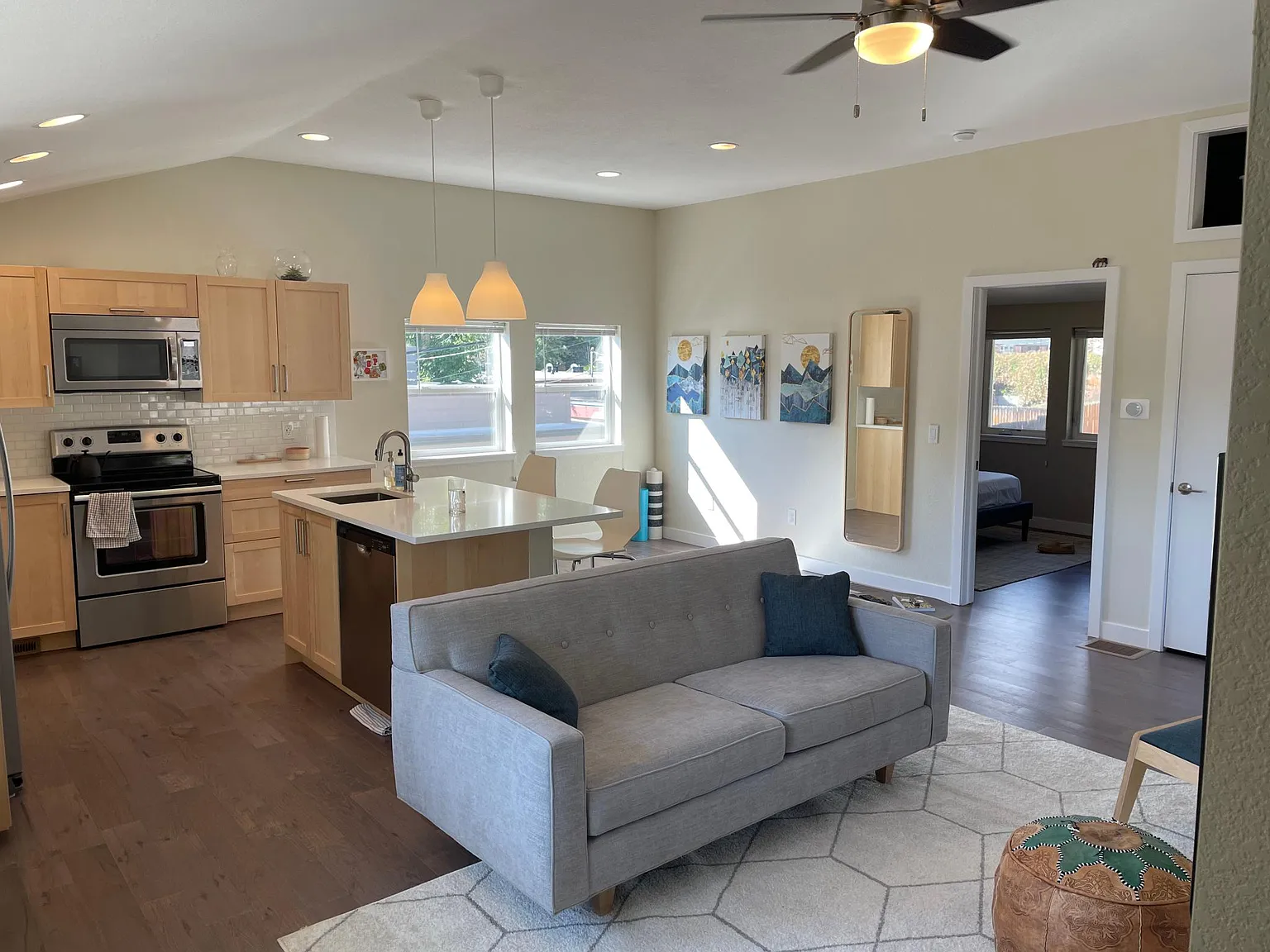 2733 N Hazel Ct — Photo 3