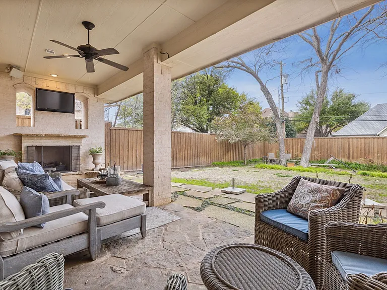 6815 Park Ln — Photo 22