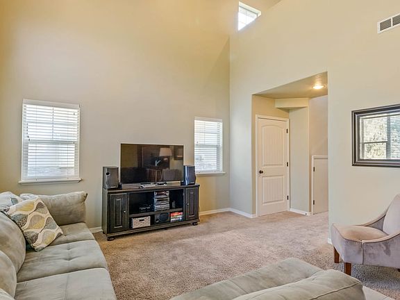 3rd image of 1552 S 530th St E