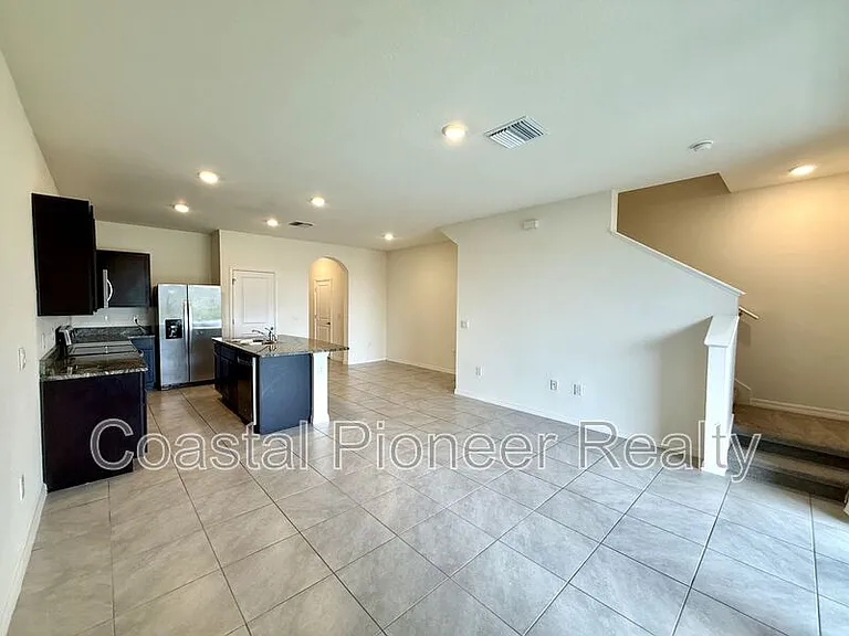 32794 Pez Landing Ln — Photo 7
