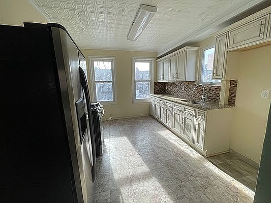 4th image of 676 E 31st St Floor 2