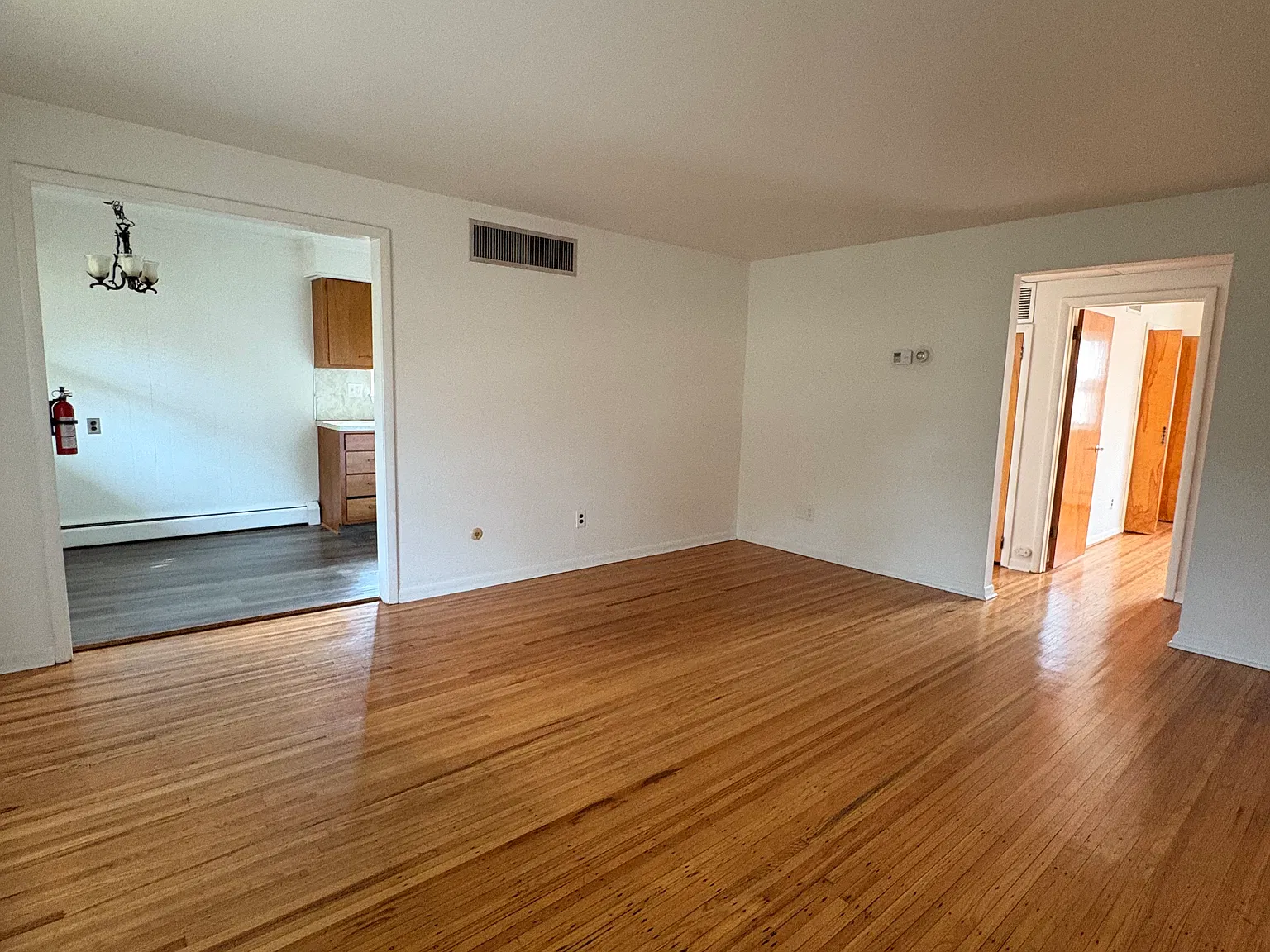 200 E Browning Rd — Photo 3