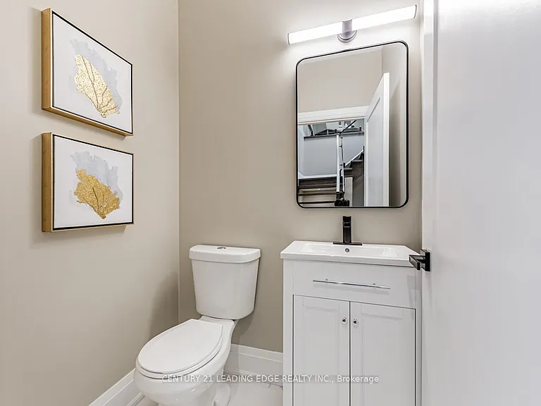19 Donalda Cres #UPPER — Photo 11