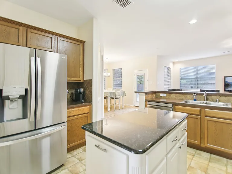 208 Wenrick Dr — Photo 9