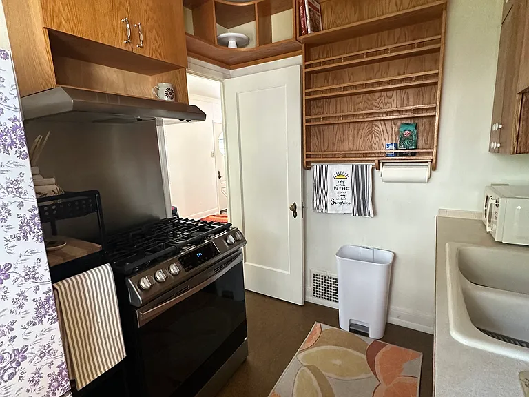 514 W Lakeside St — Photo 12