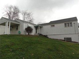 6 Oak Hill Dr, West Middlesex, PA 16159