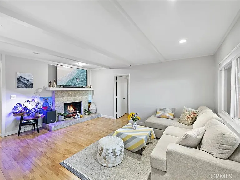 22271 3rd Ave — Photo 15