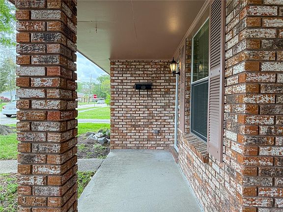 3rd image of 1709 Fairway Dr