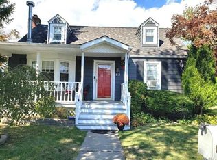 63 Henry Ave, Babylon, NY 11702