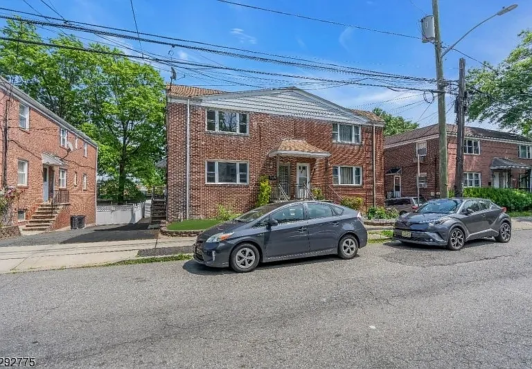 178 Tuxedo Pkwy #1 — Photo 3