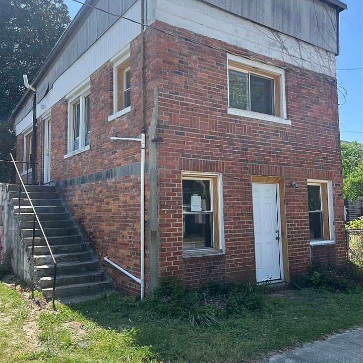 1st image of 403 Chestnut St