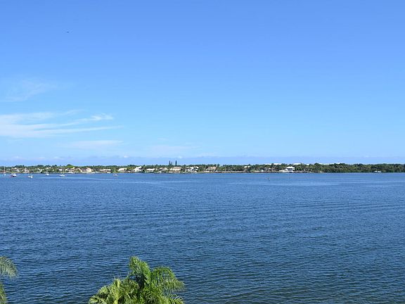 4th image of 124 Lakeshore Dr #3280
