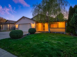 1933 SW 35th Pl, Redmond, OR 97756