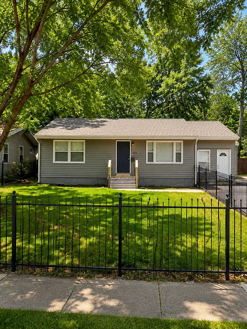 3 Bed / 1.5 Bath Home with Plenty of Room to Enjoy! — Photo 1