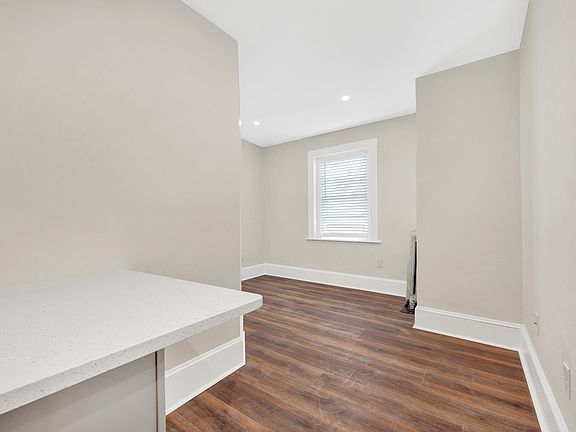 4th image of 105 School St #3