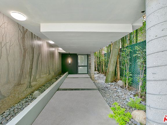 3rd image of 1401 Camden Ave APT 2