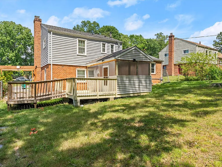 2220 Lauderdale Dr — Photo 42