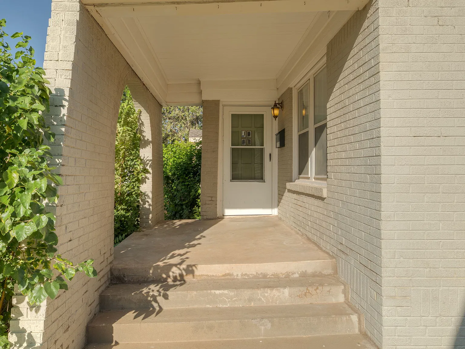 2 bed, 956 sqft, $1,300 — Photo 2