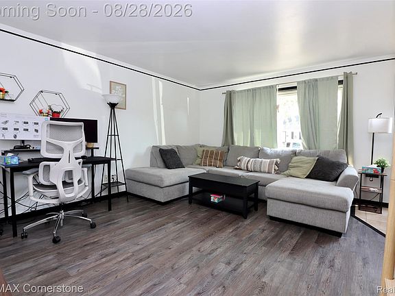 5th image of 34280 Harroun St