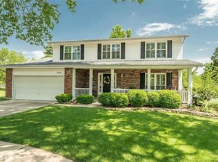 504 Oakton Ridge Ct, Ballwin, MO 63021