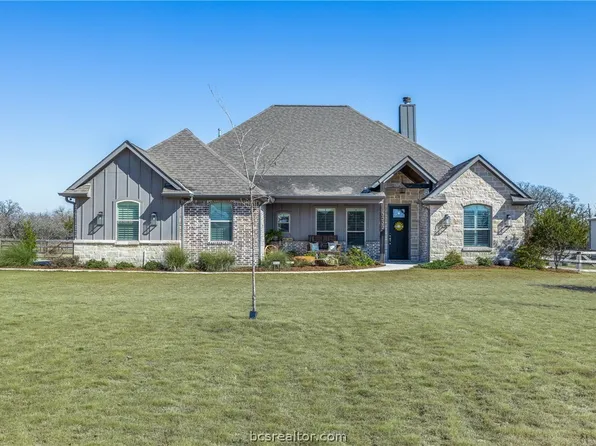 3222 Hunters Crossing Trl, Bryan, TX 77808