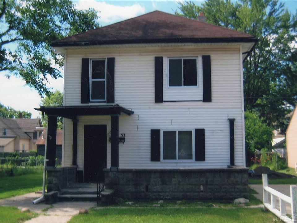 1st image of 33 Parkview St