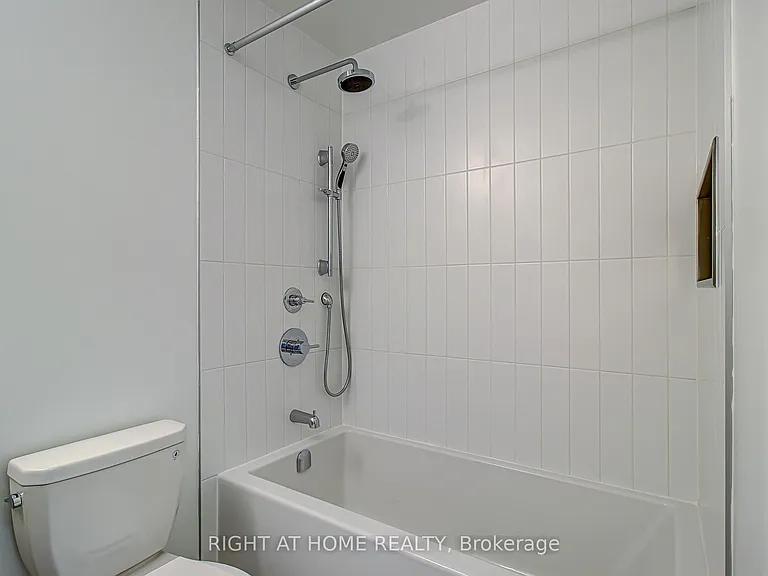 10 Oak St #907 — Photo 14