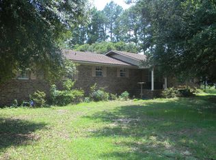 932 Huggin Oak Plantation Rd, Varnville, SC 29944