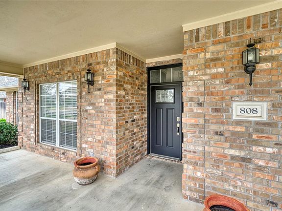 4th image of 808 Pine Valley Dr