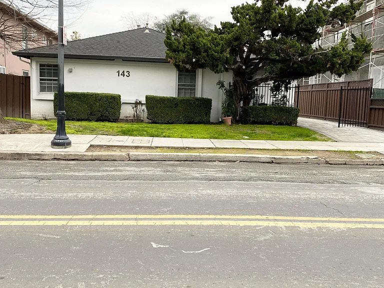 143 W Reed St — Photo 1