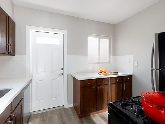 4th image of 1612 W Mulberry Dr APT 5