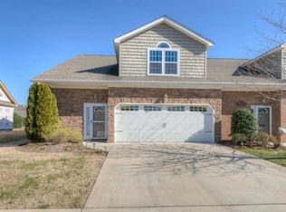 6850 Village Lake Cir, Chattanooga, TN 37412