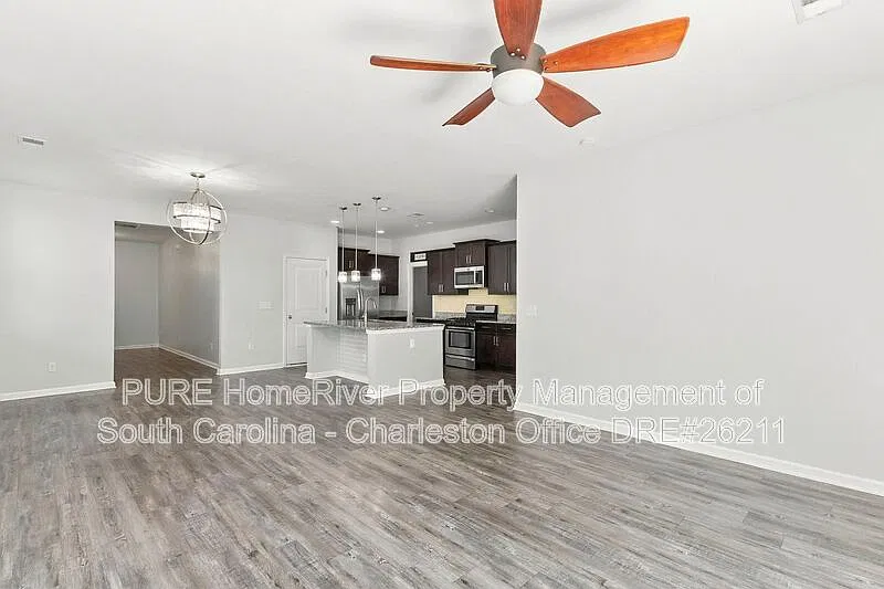 5 bed, 3.0 bath, 2475 sqft, $2,500 — Photo 3