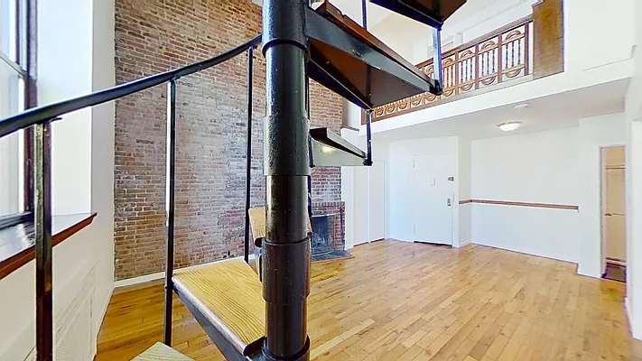 Rented by Bond New York | media 7