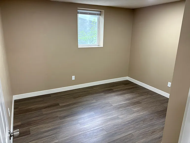 Basement Bedroom #5