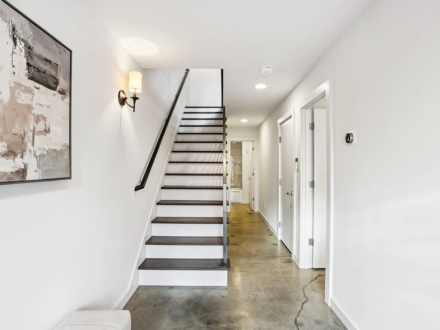 3 bed, 2.5 bath, 1760 sqft, $5,200 — Photo 4