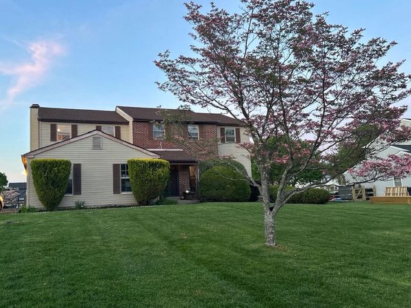 62 Savage Dr, Langhorne, PA 19053
