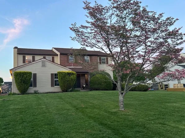 62 Savage Dr, Langhorne, PA 19053