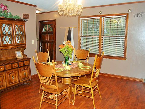 4th image of 212 Fuller Dr