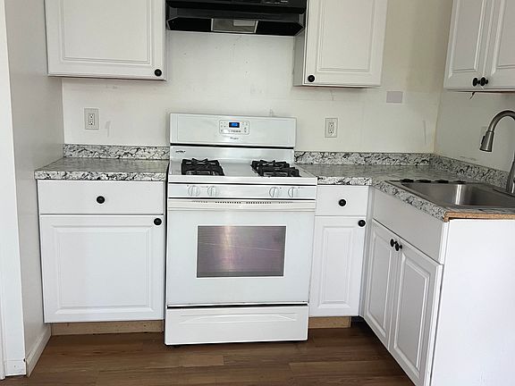 3rd image of 124 4th St #1