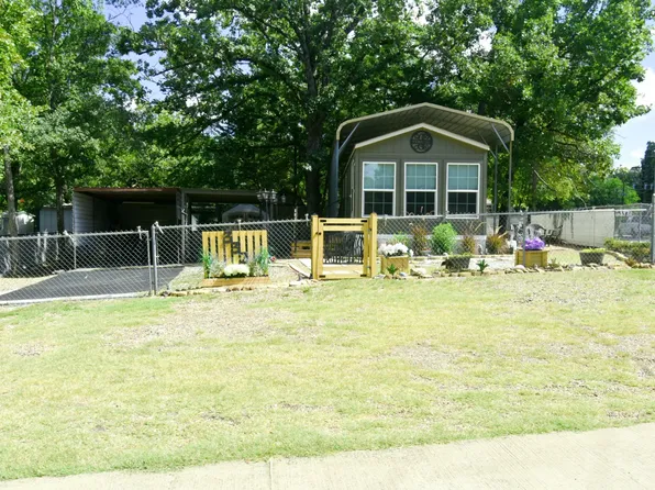 337 Dogwood St #17, Yantis, TX 75497