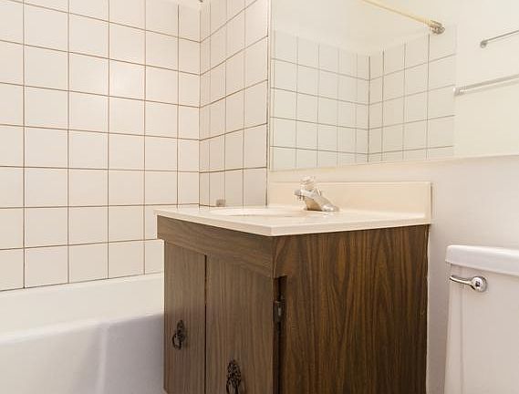 3rd image of 1255 W Belden Ave #10MG